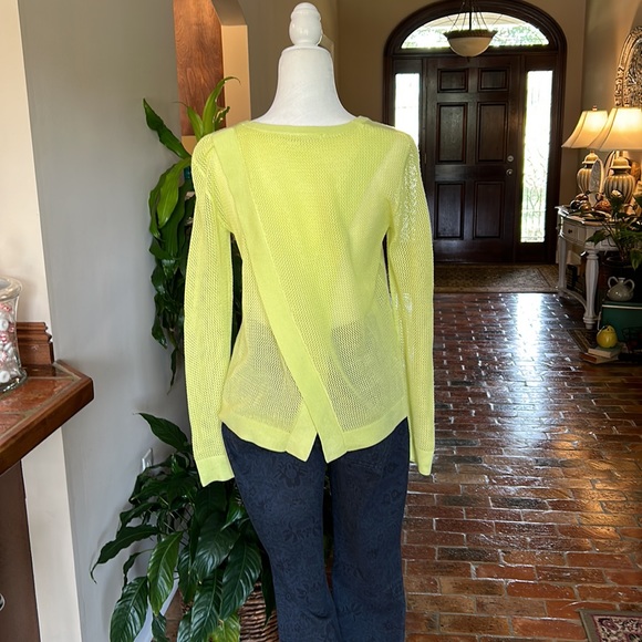 CAbi Split Back Mesh Knit Sleeve Crew Neck Lemon/Lime Sweater szS - Picture 10 of 14